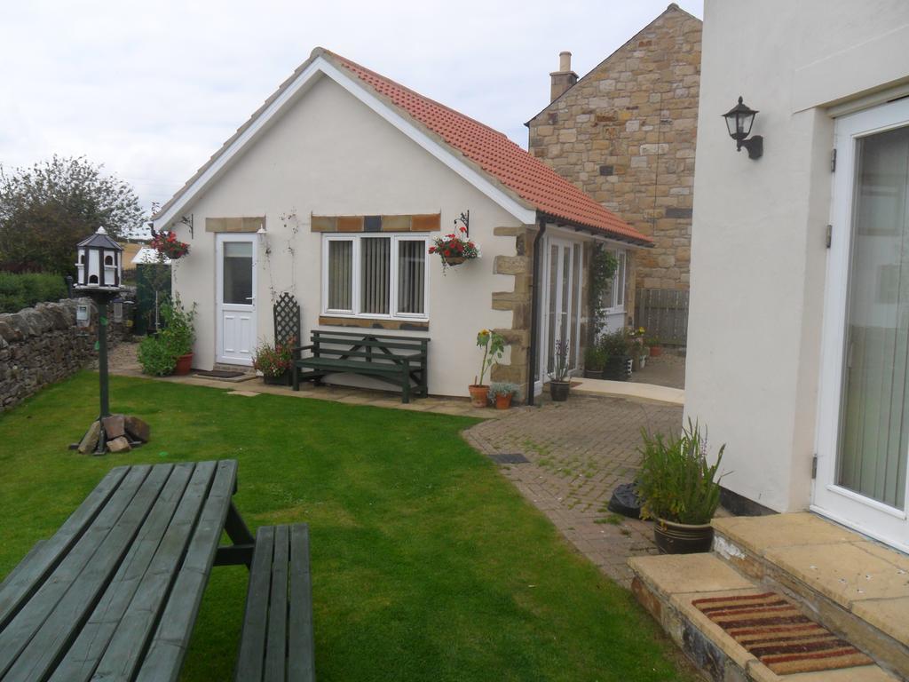 Regal House Bed & Breakfast Seahouses Exterior photo