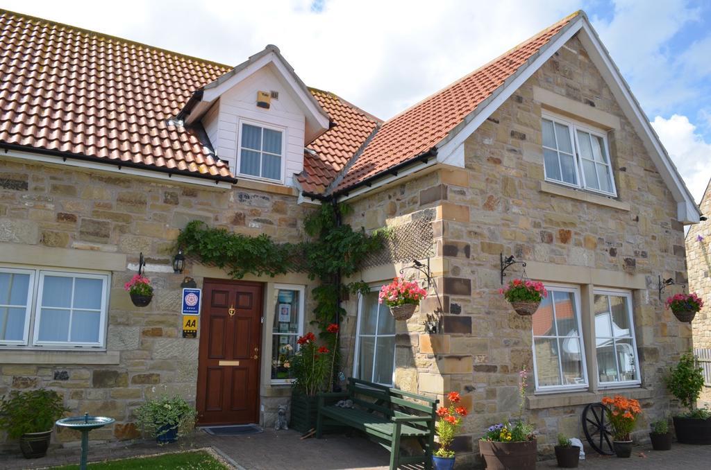 Regal House Bed & Breakfast Seahouses Exterior photo